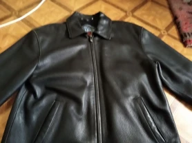 Шкіряна куртака майже нова (коров'яча шкіра натуральна)
