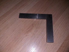 Уголок столярный металлический