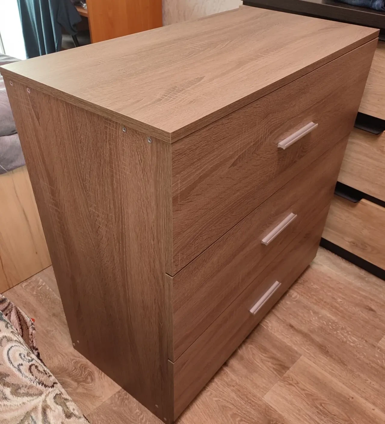 Комод , приліжкова тумба 8