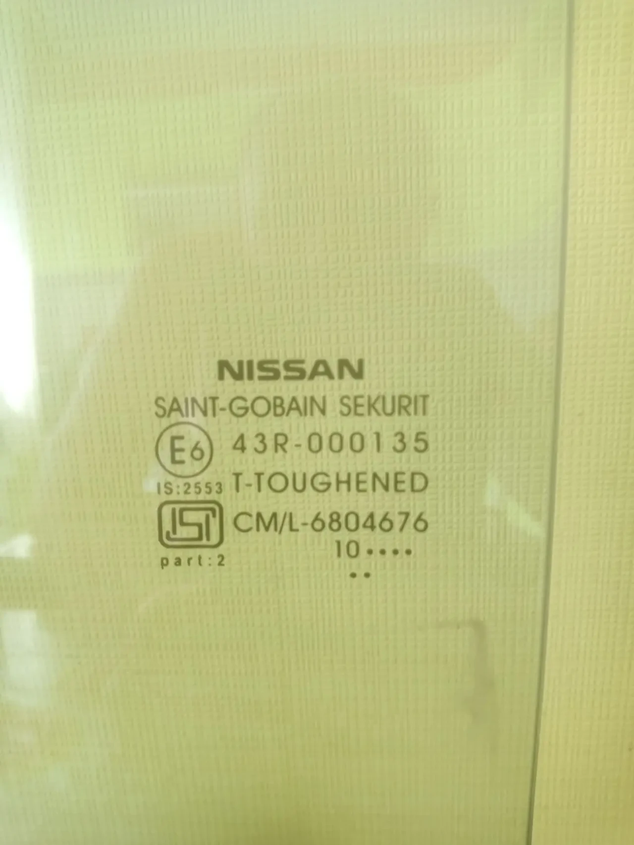 Скло двері Nissan Micra K13 2