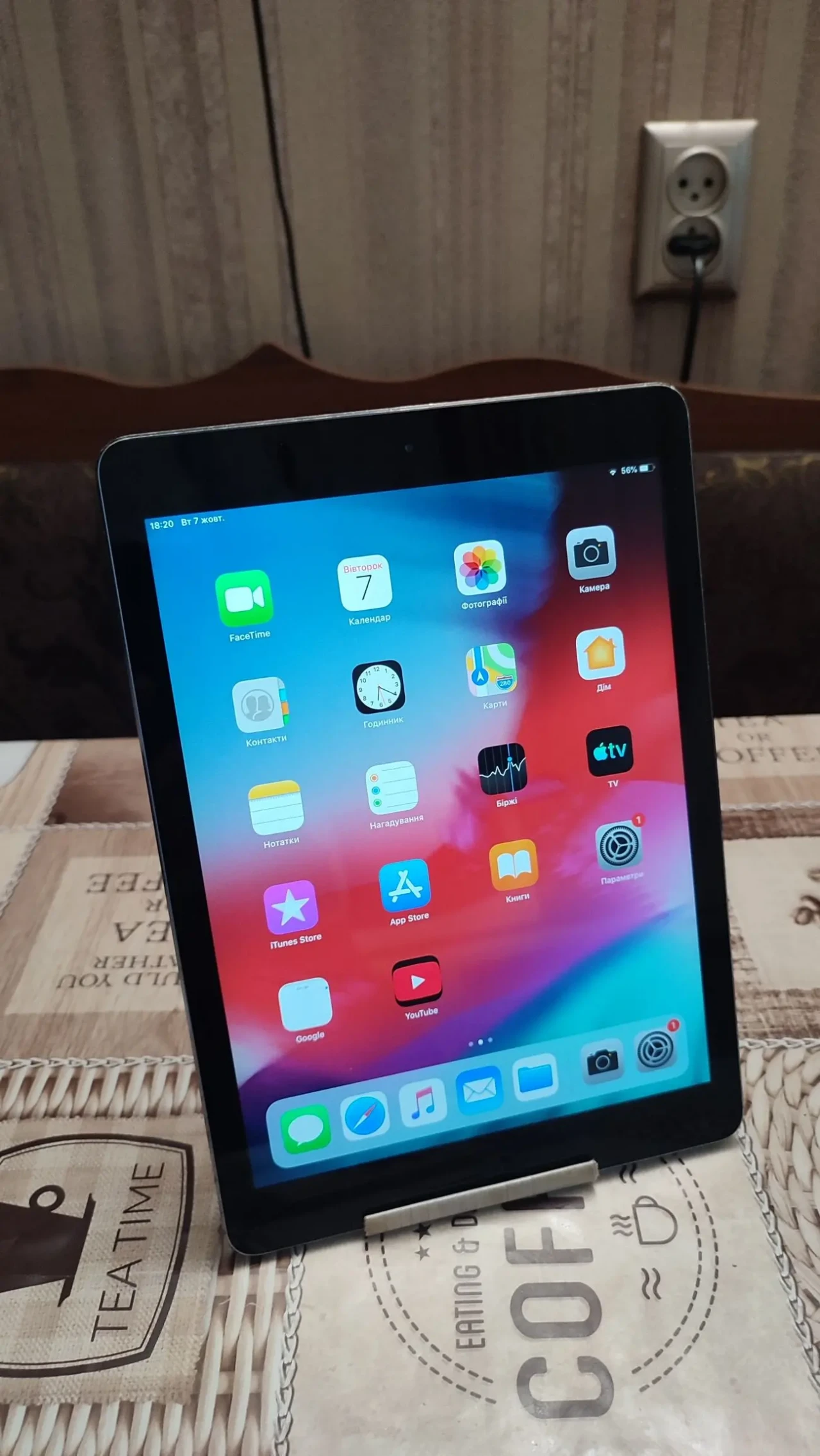 Продам планшет Apple iPad Air Wi-Fi 1/16GB, стан.