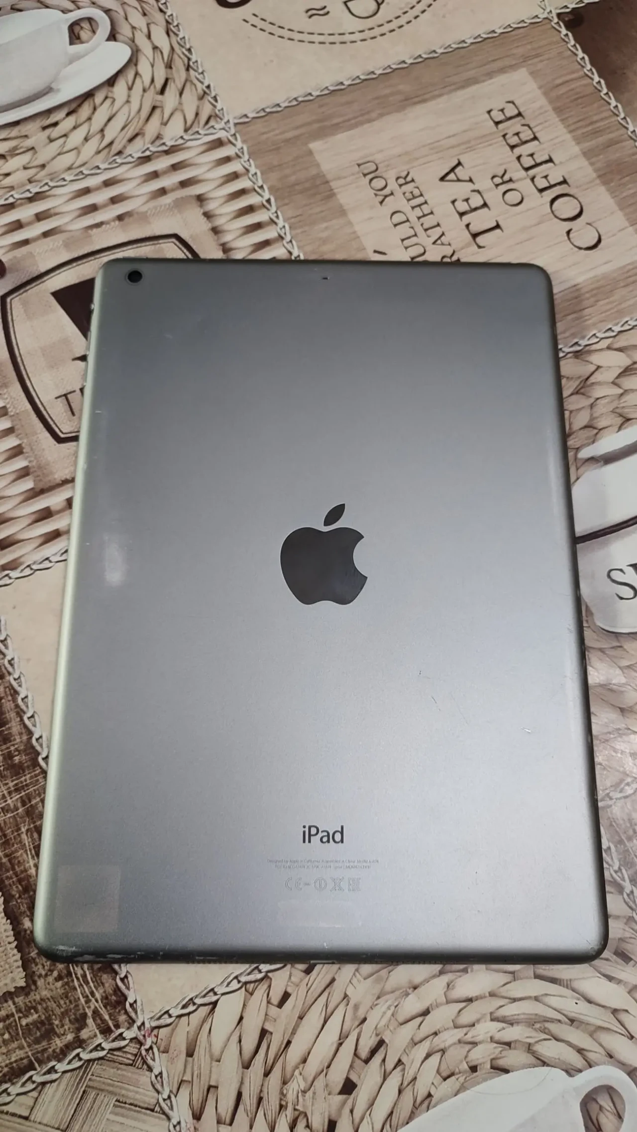 Продам планшет Apple iPad Air Wi-Fi 1/16GB,гарний стан. 5
