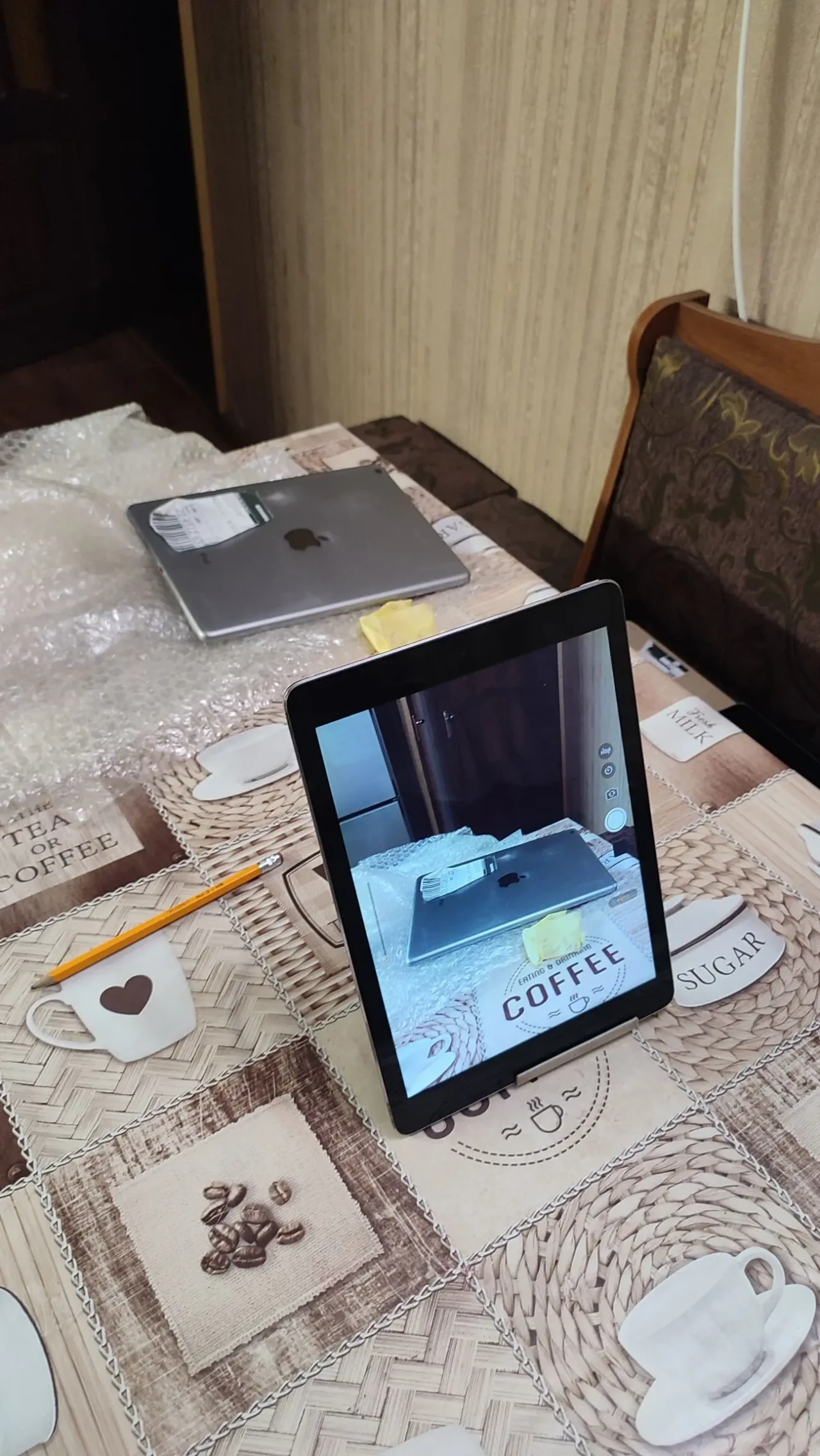 Продам планшет Apple iPad Air Wi-Fi 1/16GB,гарний стан. 3