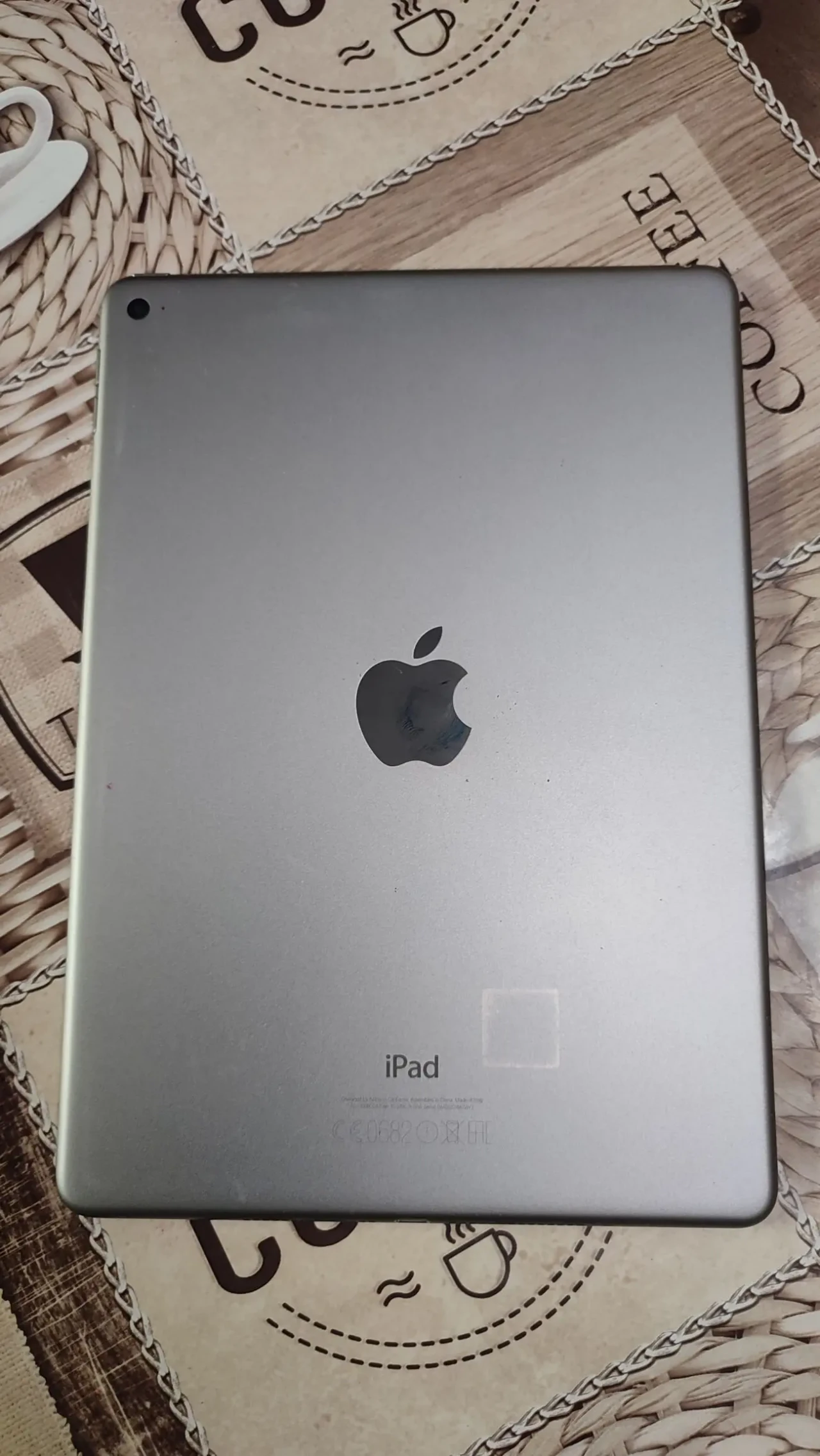 Продам планшет Apple iPad Air 2 Wi-Fi 2/16GB,гарний стан. 4
