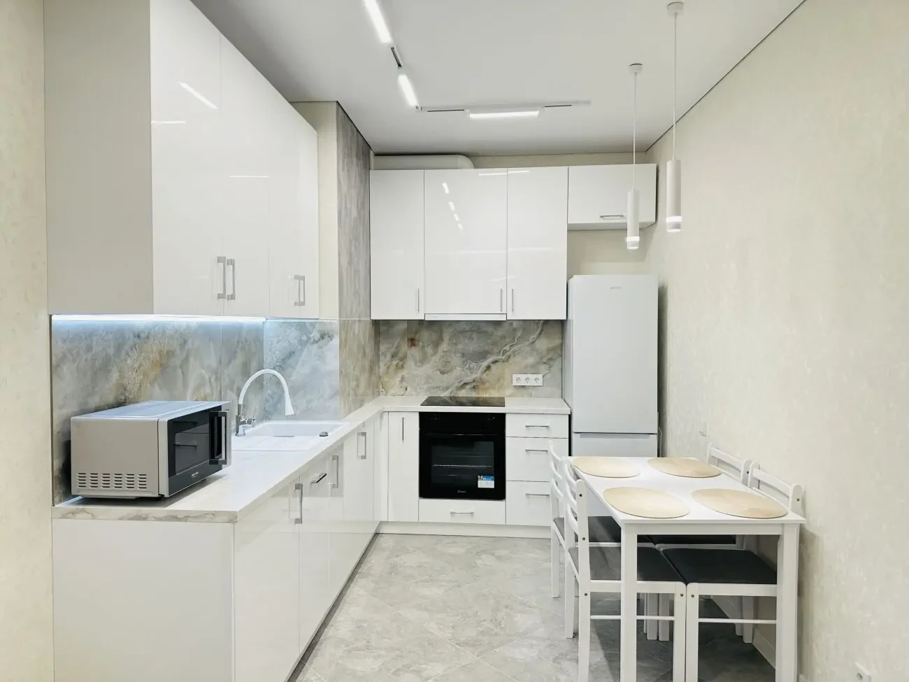 Аркадія/ЖК Атмосфера,гарна євродвушка,гардеробна,лоджія,перша оренда