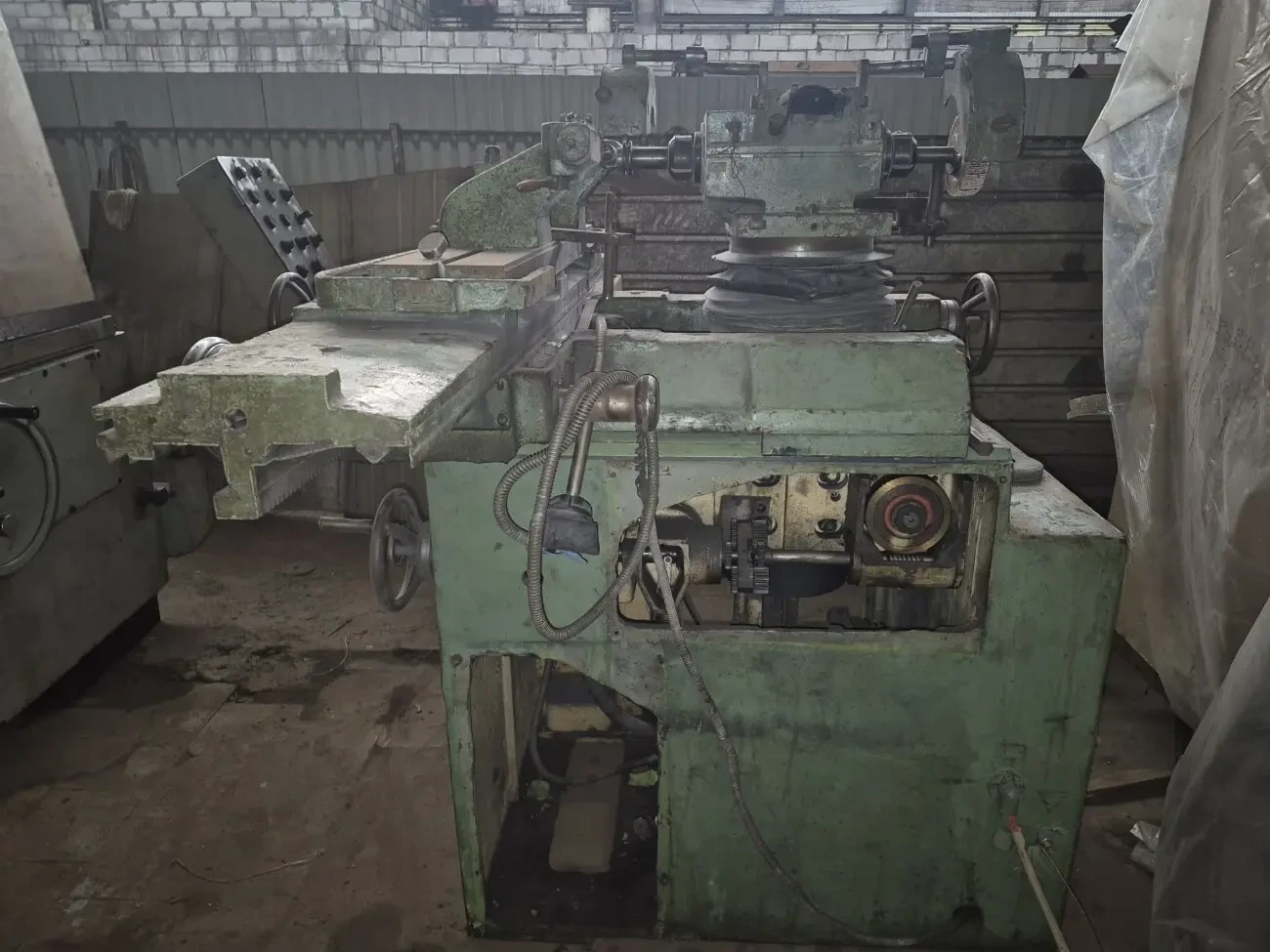 Продам в Универсально заточной станок 3В642 4