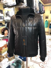 Пуховик чоловічий шкіряний,бомбер