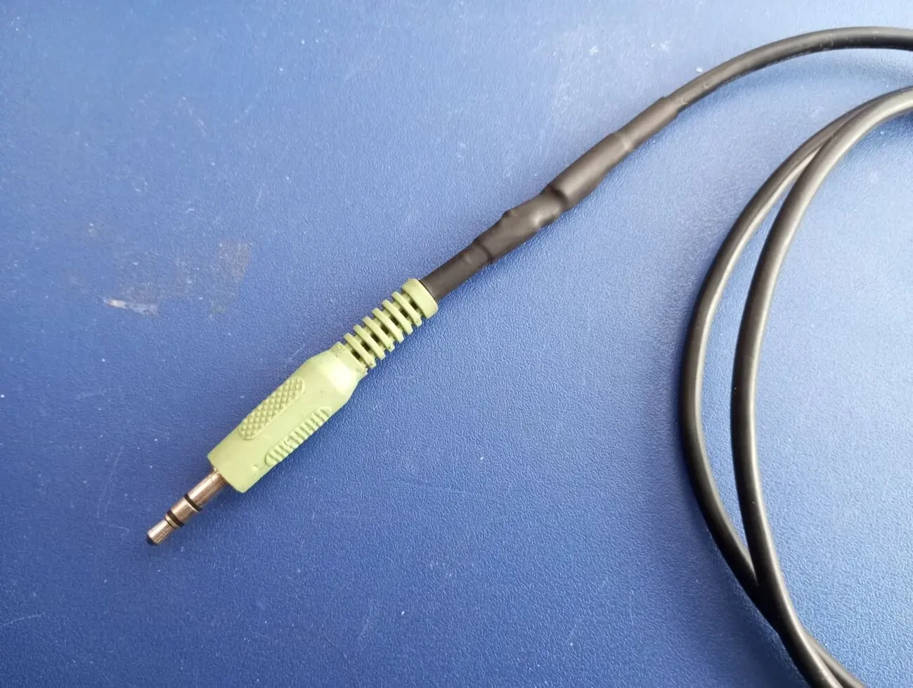 Аудио кабель AUX миниджек 3,5 мм для колонок 1 метр стерео 2