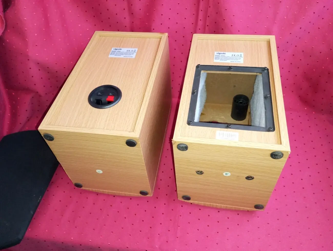 Корпусы бежевые пустые колонок Vigoole A2040, Gemix и сетки пара 5