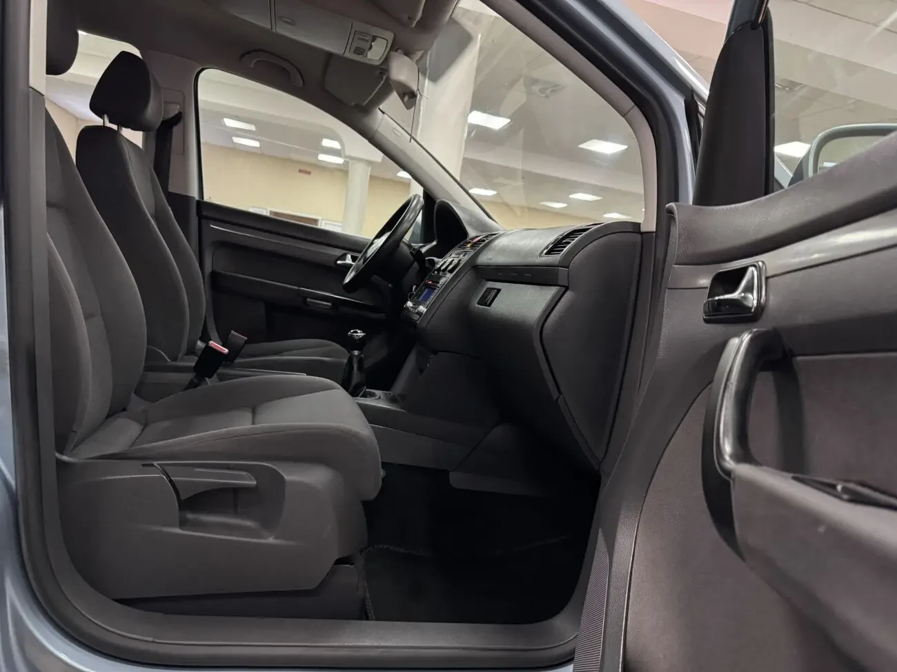 Volkswagen Touran 1.6МРi 8V 5МКПП 2006 р.в. (102 к.с.), 7 місць 6