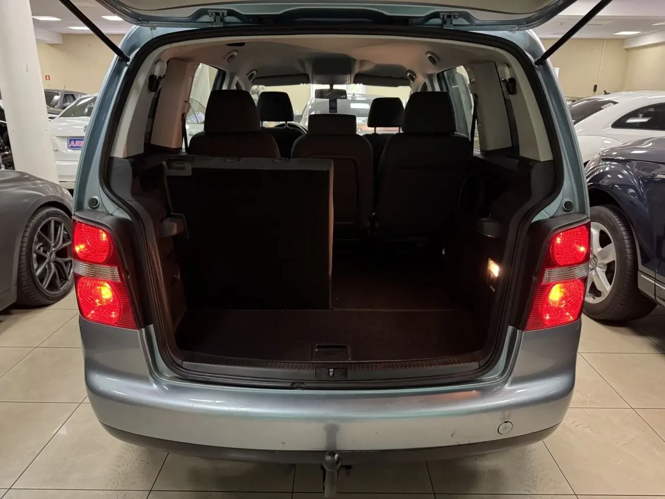 Volkswagen Touran 1.6МРi 8V 5МКПП 2006 р.в. (102 к.с.), 7 місць 3