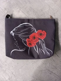 Косметичка вишита бісером