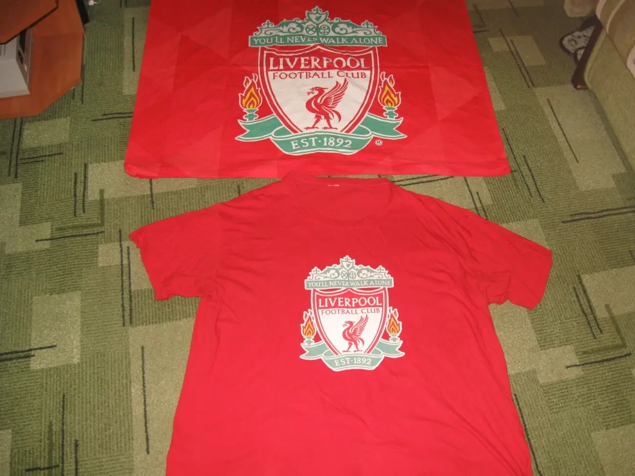 Футболка і наволочка ФК Ліверпуль