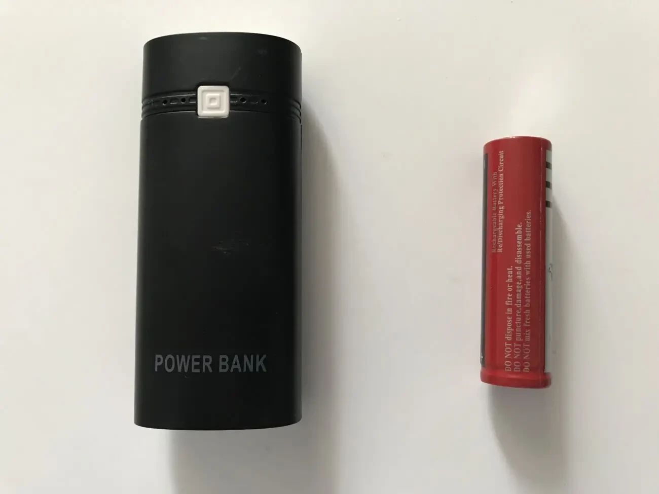 Павербанк під знімні батарейки (типу 18650)