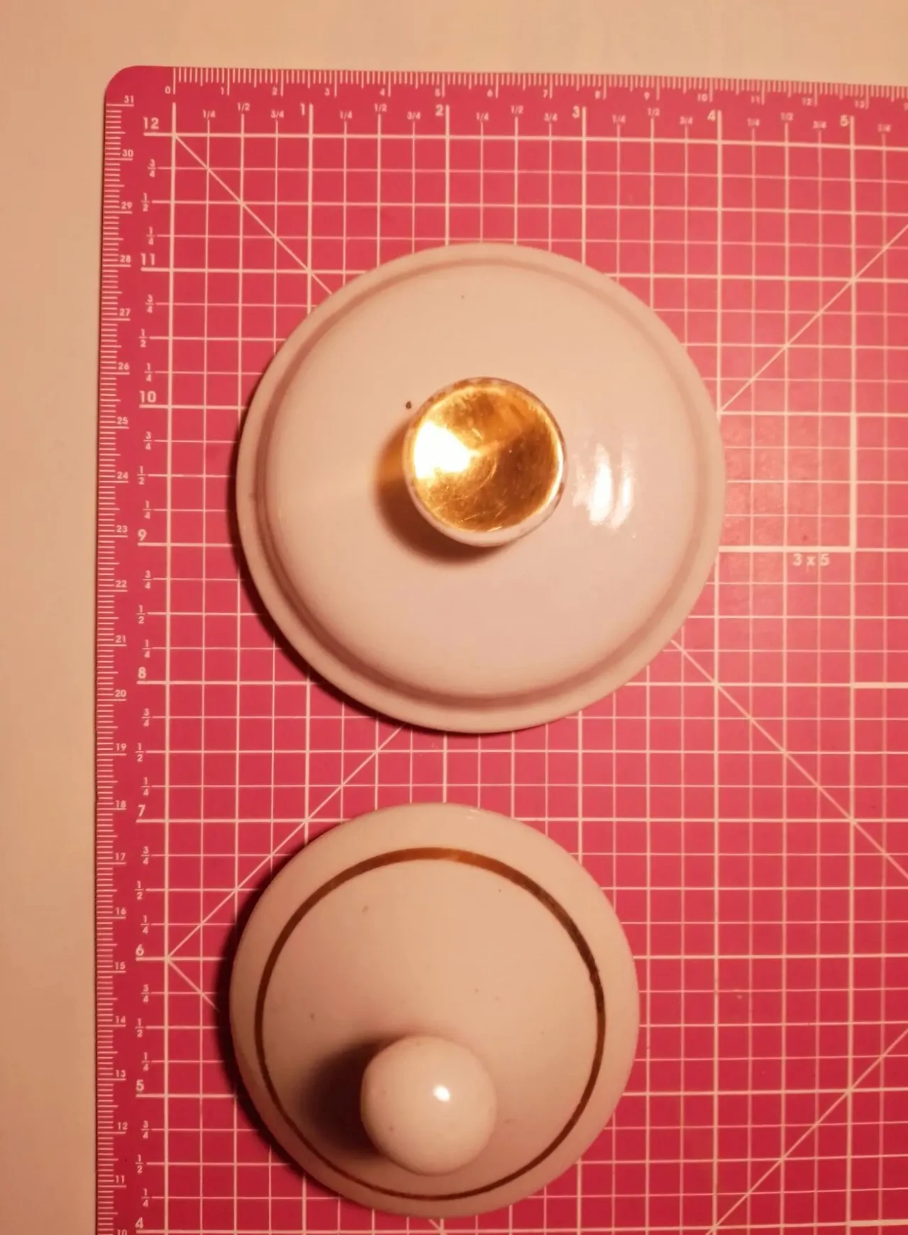 Крышка на чашку заварник керамика белая, золочение 2