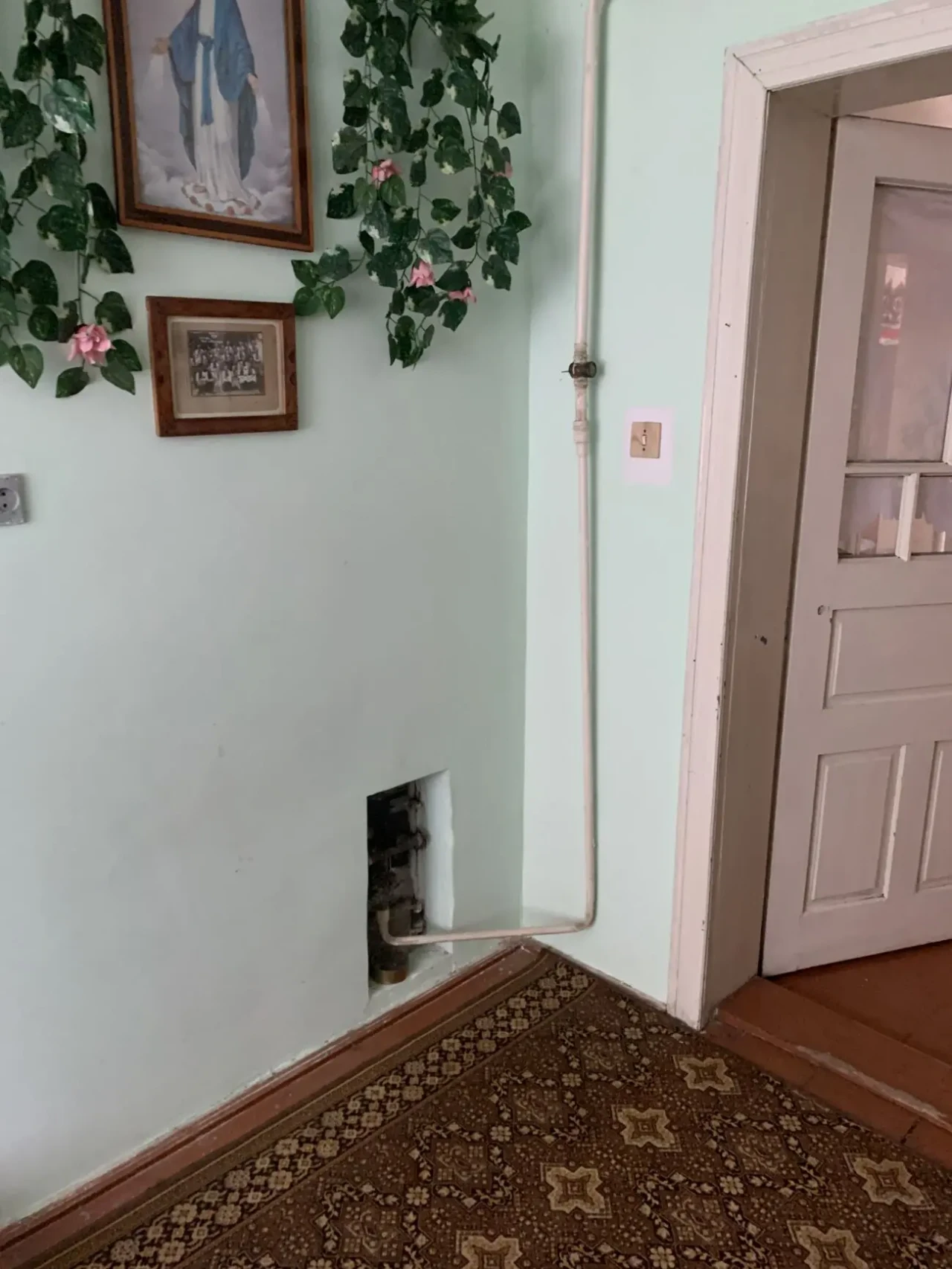 Продаж цегляного житлового будинку з літньою кухнею та приміщеннями 7