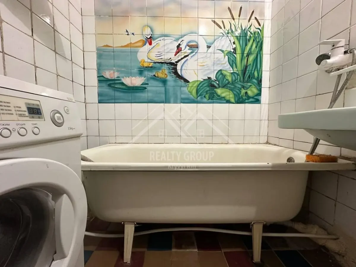 Продаж 2к квартири в ЦМ районі (Карнаватка) 8