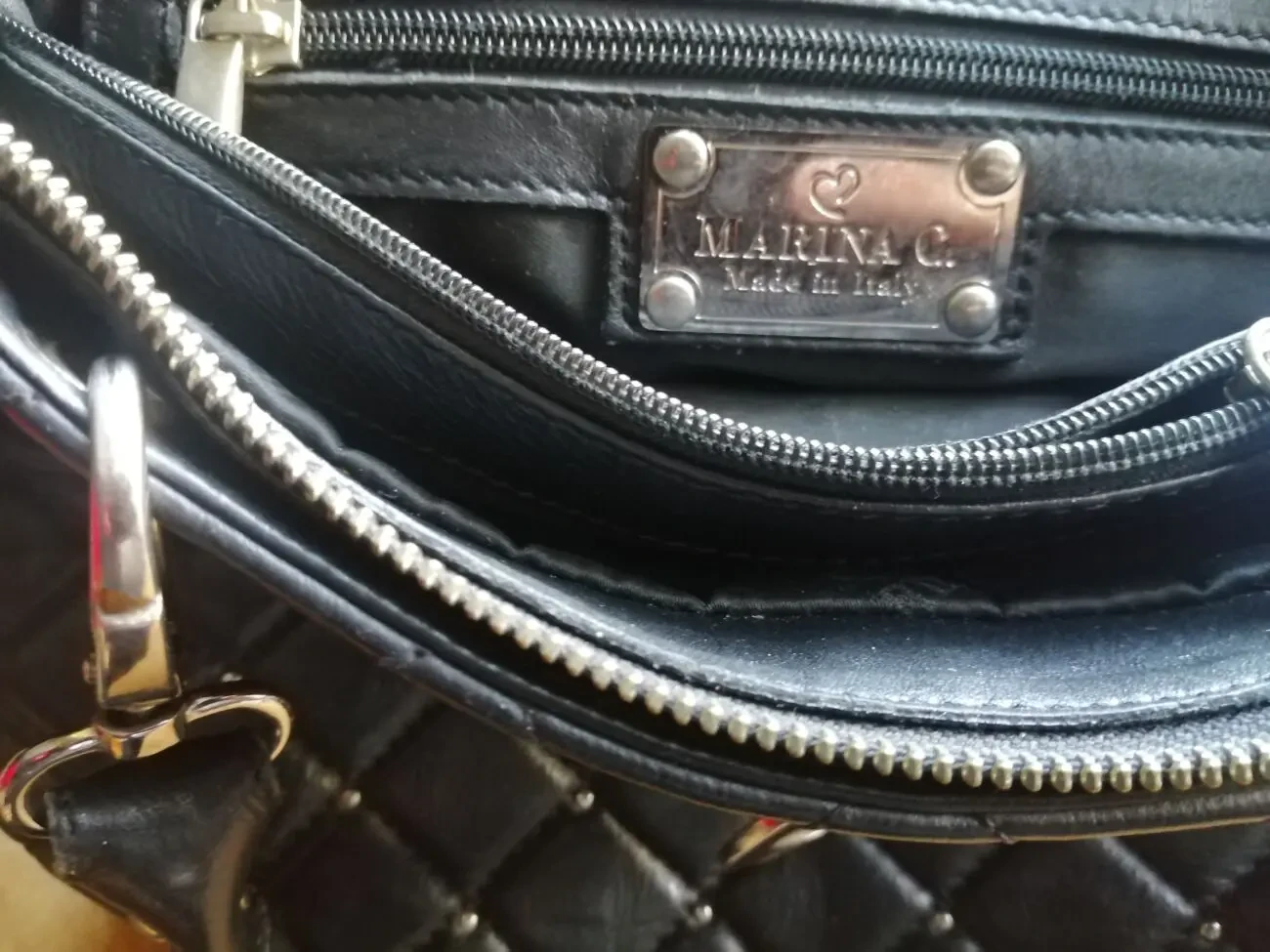 Женская кожаная черная сумка MARINA C 4