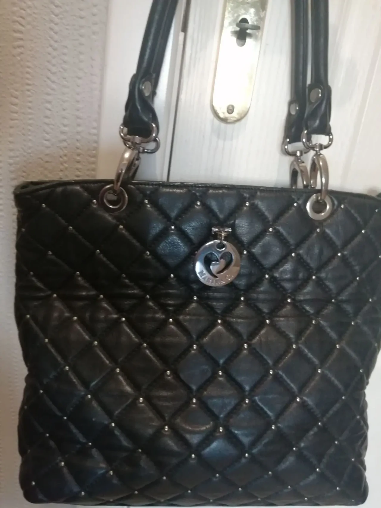 Женская кожаная черная сумка MARINA C