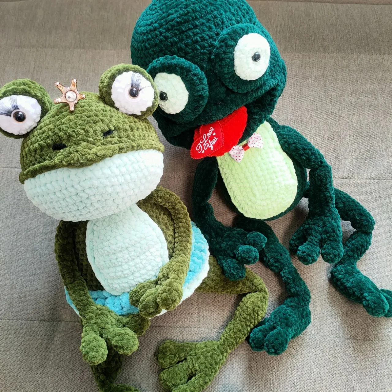 Жаба жабка  з язичком зелена 50 см Іграшка вязана гачком  hand made 4