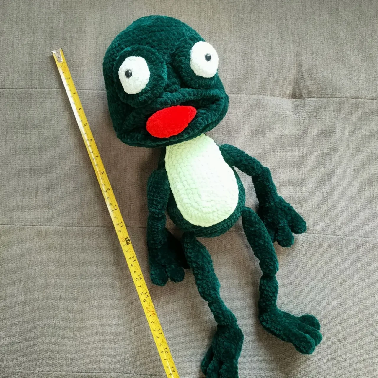 Жаба жабка  з язичком зелена 50 см Іграшка вязана гачком  hand made 3