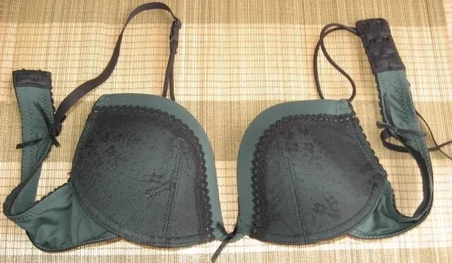 Бюстгальтер  70в 1.5 плотный черный зеленый. гипюр кружево