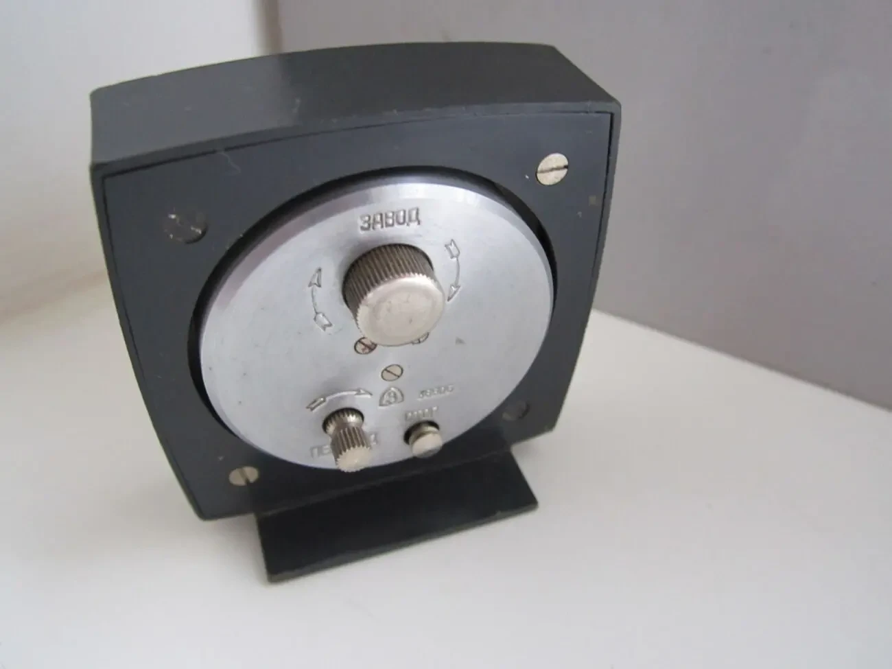 Будильник ЗАРЯ СССР. 3 10