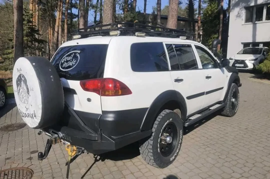 Mitsubishi Pajero Sport 5