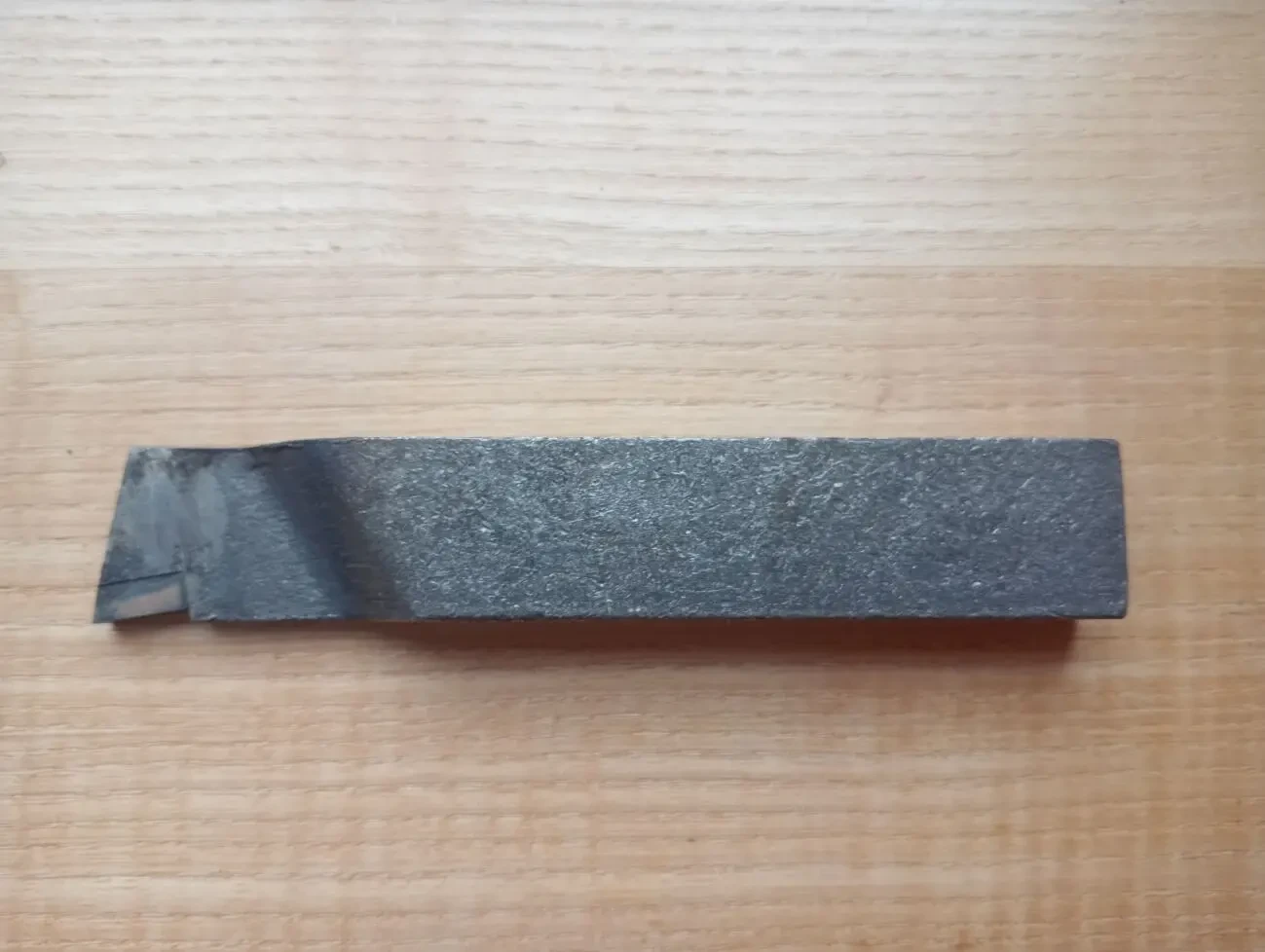 Різець токарний відрізний т15к6 3