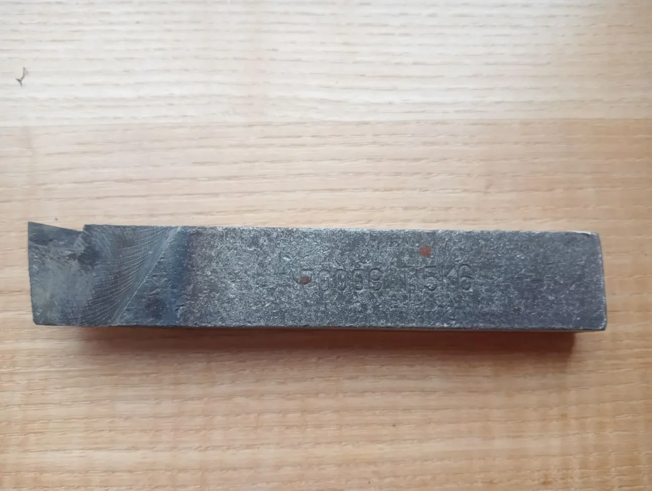 Різець токарний відрізний т15к6