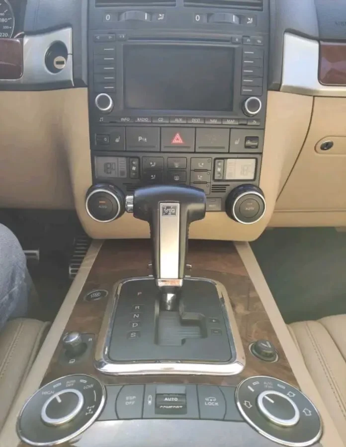 Volkswagen Touareg Для військових 4