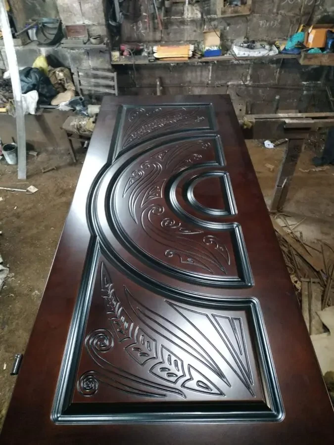 Двери входные стальные в квартиру. Любой размер, дизайн, фурнитура. 9