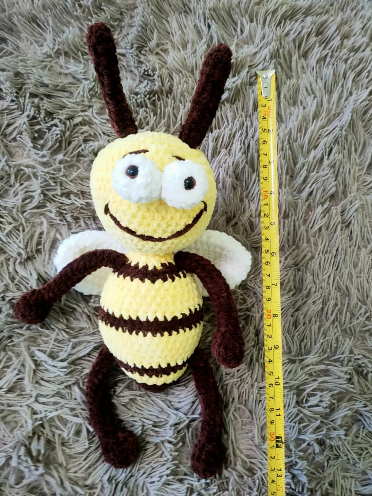 Іграшка жовта Бджілка комаха  м'яка  в'язана   дитяча ручна робота 3