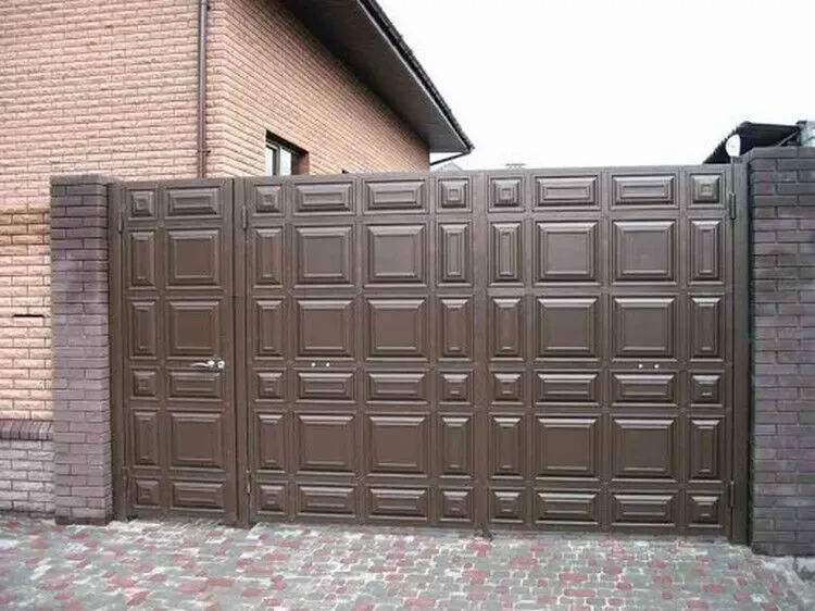 Ворота та паркани фільончасті шоколадка під ключ, розпашні та відкатні 5