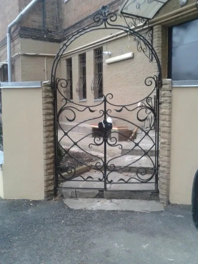 Ворота та паркани з художнім куванням, відкатні та розпашні. 6