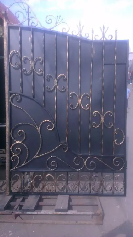 Ворота та паркани з художнім куванням, відкатні та розпашні. 7