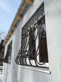 Ковані ґрати на вікна, двері, балкони. Будь-яка форма та фарбування.