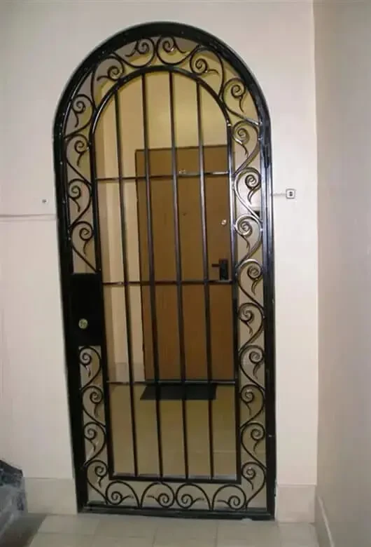 Тамбур, перегородки металеві ґратчасті, листові. Металовироби 8