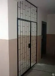 Тамбур, перегородки металеві ґратчасті, листові. Металовироби 10