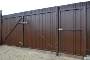 Ворота та паркани з профнастилу. Відкатні та розпашні. Автомат та без