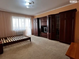 Продається 1-но кімнатна великогабаритна квартира в Центрі