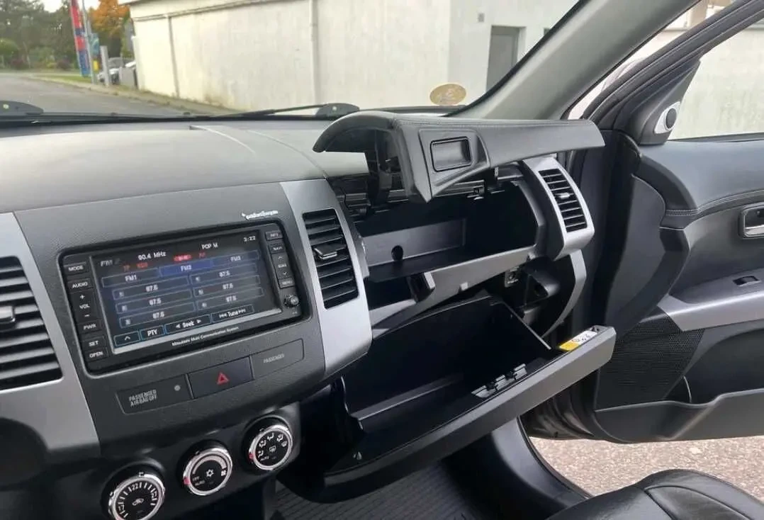 Mitsubishi Outlander 2.0 DI-D 10