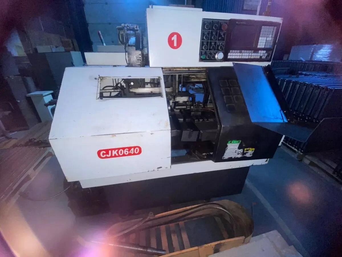Токарный станок с ЧПУ CJK0640 2