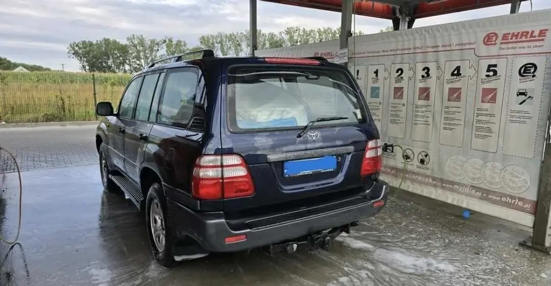 Toyota Land Cruser 100 Executive 3