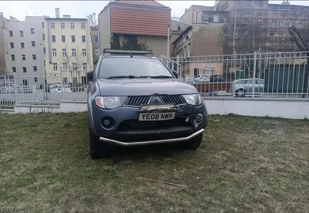 Mitsubishi L200 2