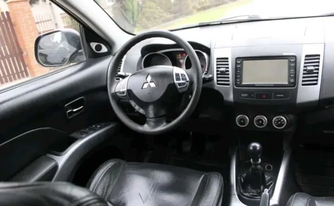 Mitsubishi Outlander 2.0 DiD 8