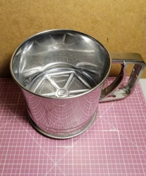 Кружка сито для муки металл сталь