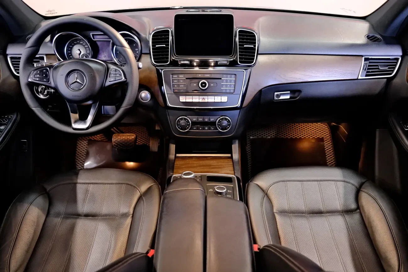 Mercedes-Benz GLE250d 7