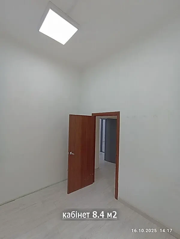 Аренда офиса 75 м2, метро Театральная, Богдана Хмельницкого 10, Центр 2