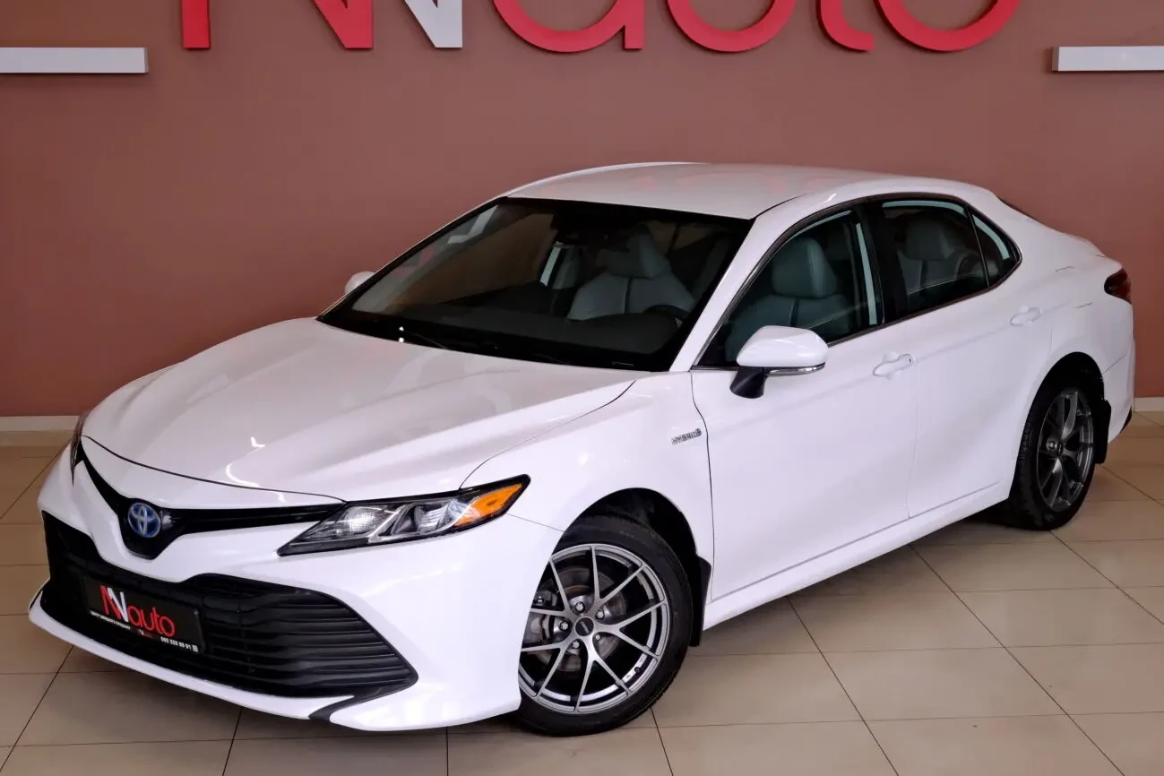 Toyota Camry Hybrid 2